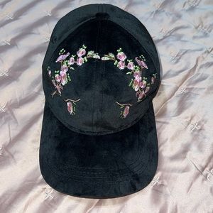 Do Everything In Love  Hat one size Velvet Black